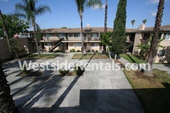 Foto principal - 1131 E Garvey Ave N
