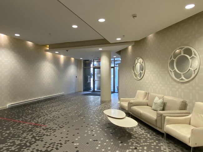 Building Photo - 445 2nd Av W