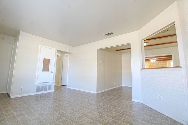 Foto del edificio - ********Move In Special- 1 Month Free off 1st FULL MONTH********