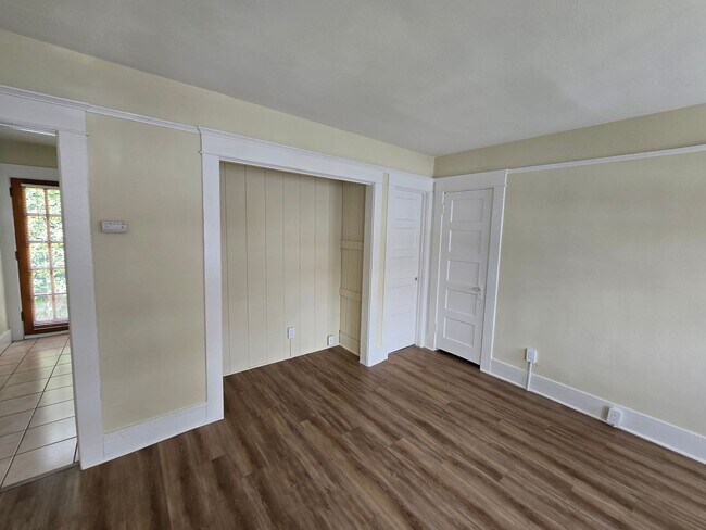 Building Photo - PECAN201-205