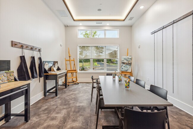 Foto del edificio - Everleigh Deerfield 55+ Active Adult Apartment Homes