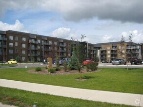 Building Photo - 9120 96 Ave