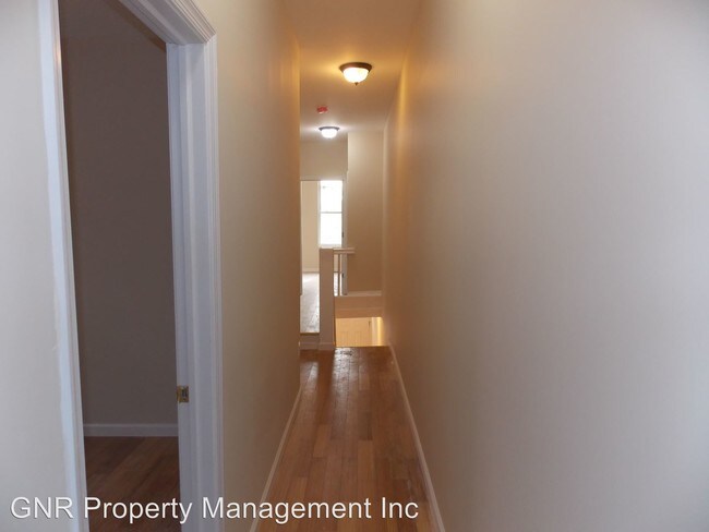 Foto del edificio - 2535 W Montgomery Ave