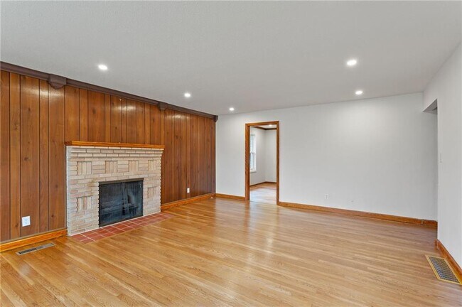 Foto del edificio - 798 Bank St SE