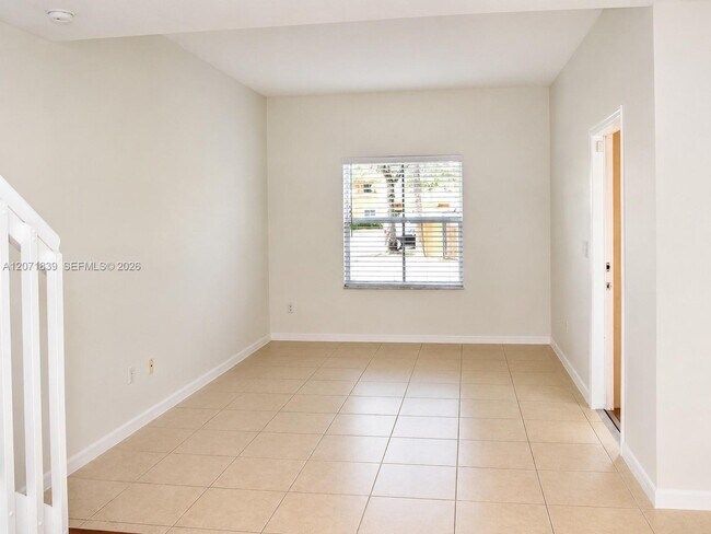 Foto del edificio - 4974 White Mangrove Way E