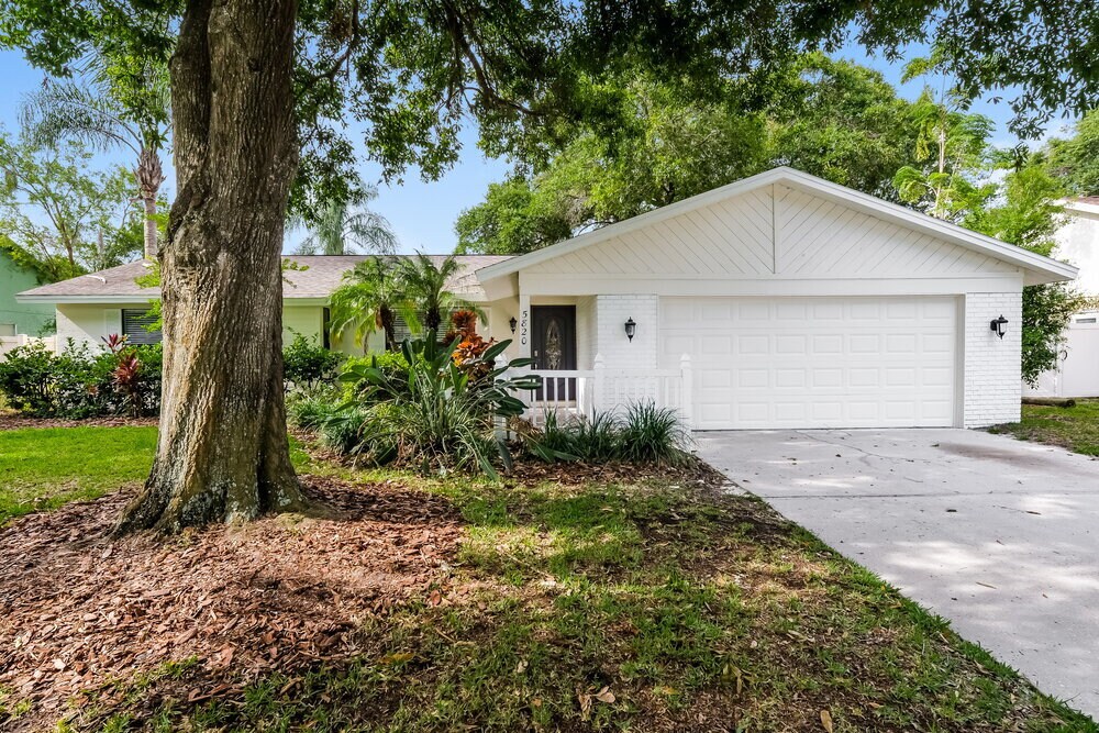 Primary Photo - 5820 Silvermoon Ave