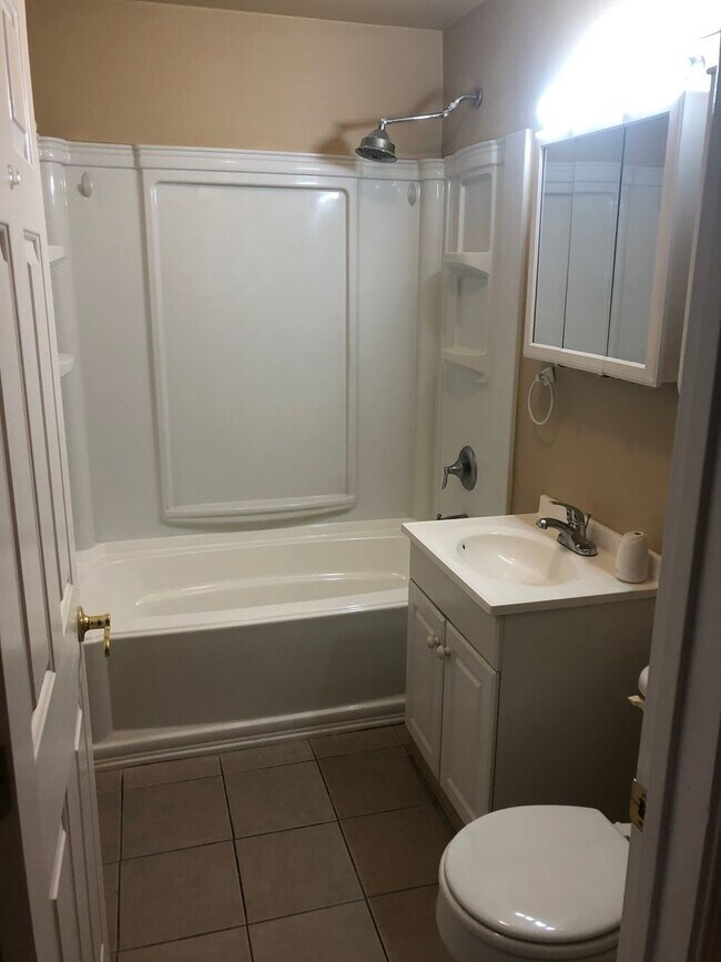 Foto del edificio - 3 bed/1 bath/1 car garage home for rent in N. Reno