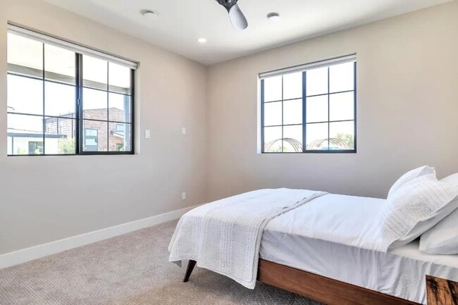 Foto del edificio - 8505 S 10th Ln