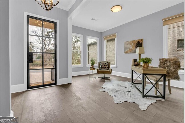 Foto del edificio - 909 Sunny Meadows Ln
