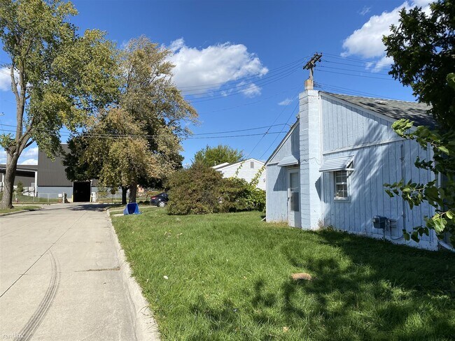 Building Photo - 1 br, 1 bath House - 13005 Saint Andrews Ave