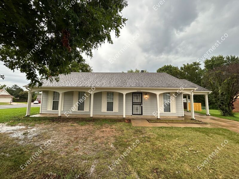 Primary Photo - 6572 Rosewood Dr