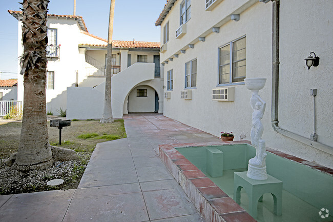 Foto del edificio - El Solano Apartments