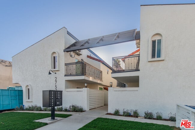 Building Photo - 2757 Andreo Ave