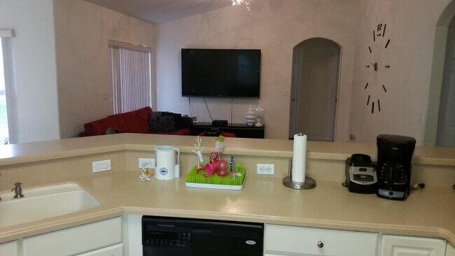 Foto del edificio - 1566 SW Flagami Rd