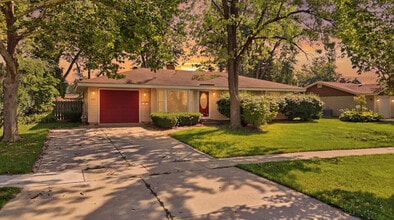 Building Photo - 1624 W Weathersfield Way