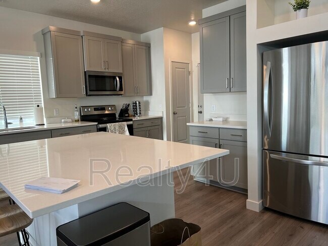 Foto del edificio - 138 E Crown Point Dr