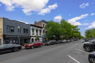 Building Photo - 733 8th St SE