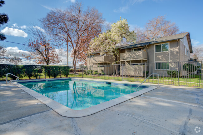 Piscina - Vineyard Apartments