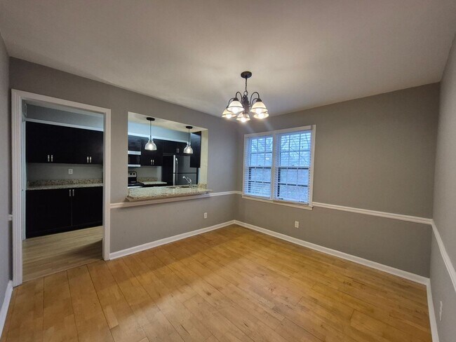 Foto del edificio - Beautifull Top-Floor 2B/2B Condo in Sought-After Cross Creek Community!
