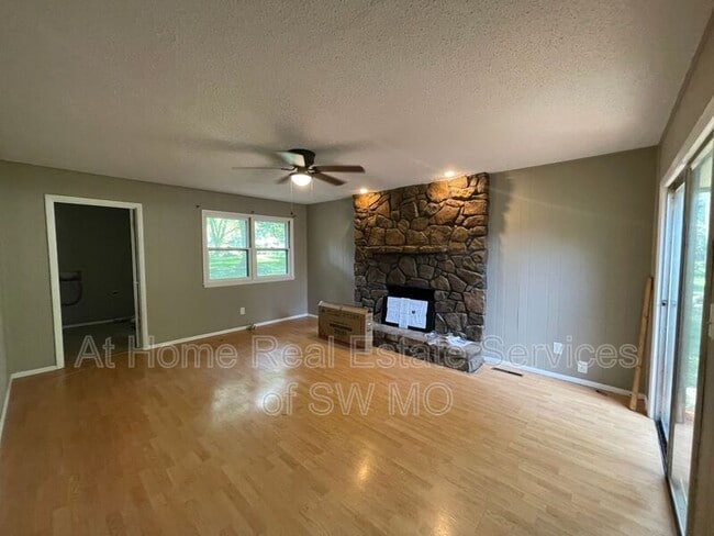 Building Photo - 1236 W Winkler St