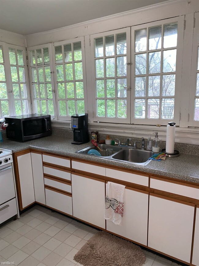 Foto del edificio - 663 Linwood Ave NE