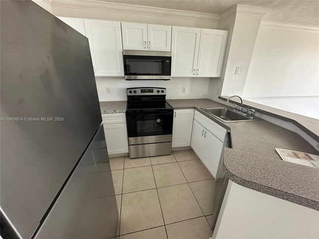Building Photo - 8710 N Sherman Cir
