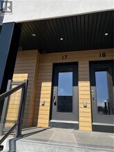 Building Photo - 261 Woodbine Ave