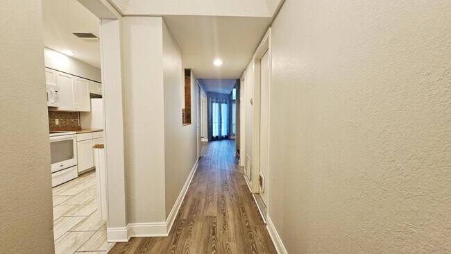 Foto del edificio - 4402 Dunwoody Pl