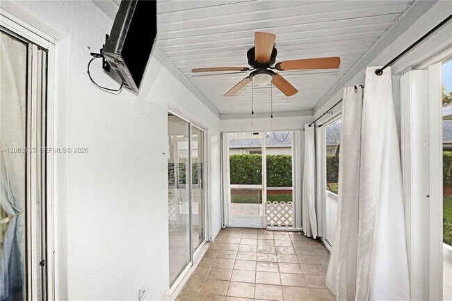 Foto del edificio - 527 SE 21st Dr