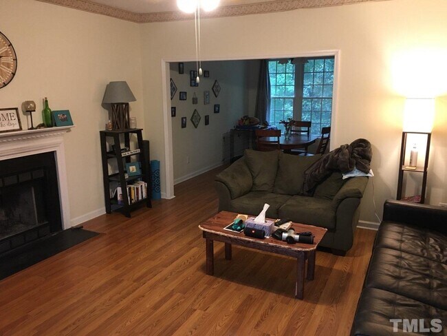 Building Photo - 203 Caraway Ln