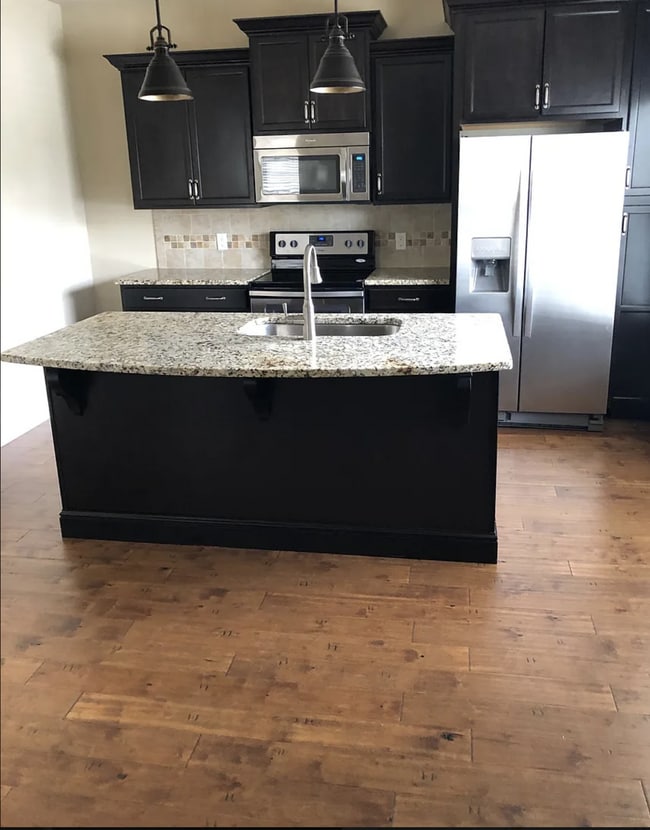 Building Photo - 2 BD 2BA DUPLEX FOR RENT IN COOPER SQUARE