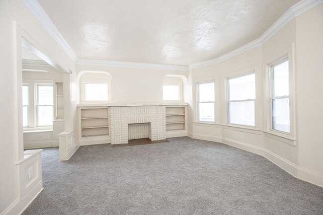 Building Photo - 3331 E 140th St