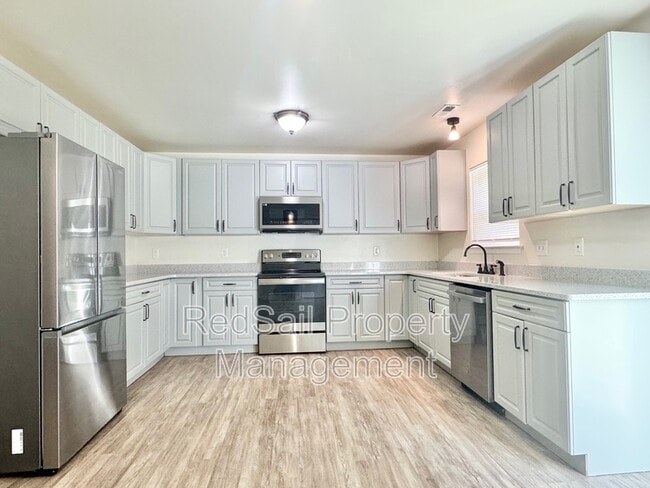 Building Photo - 520 Michael Irvin Dr