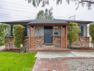 Building Photo - 927 N Screenland Dr
