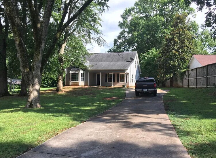 Foto principal - 310 Powell Ave