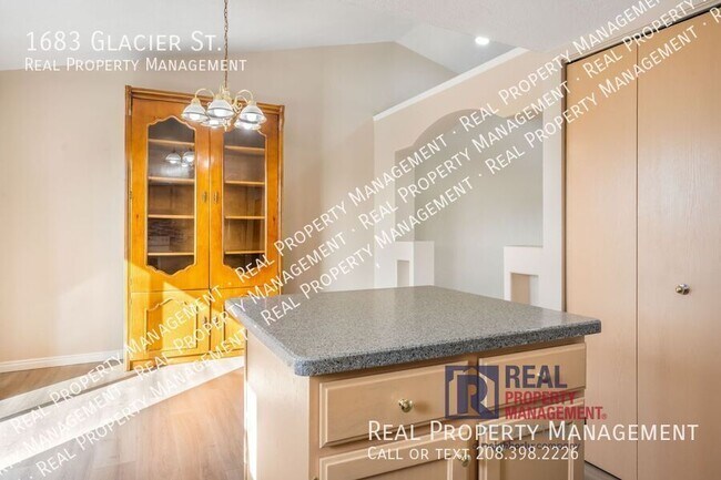 Foto del edificio - 1683 Glacier St