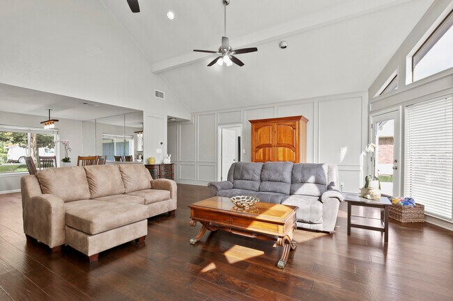 Building Photo - 10619 Buccaneer Point