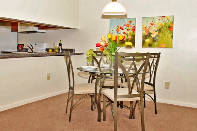 5_BG9TJ3_still_dr.jpg - Pipers Landing Apartments