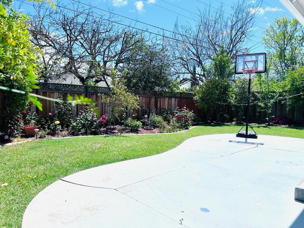 Primary Photo - 1512 Quail Ave