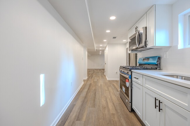 Building Photo - 311 Longfellow St NW