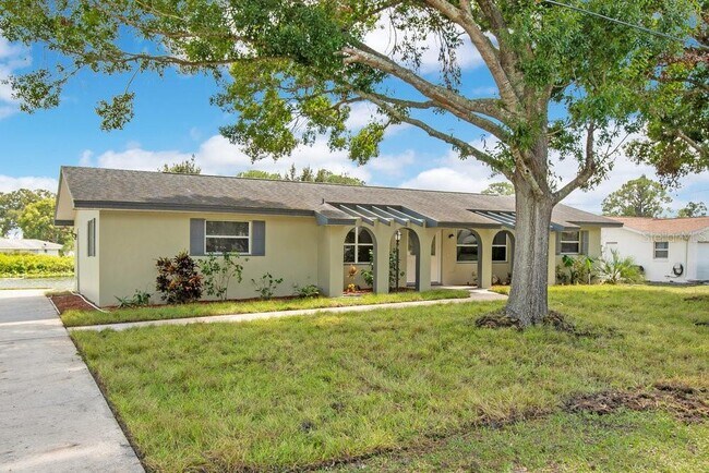 Foto del edificio - 1143 E Fowler Dr