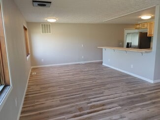 Building Photo - 566 N Bailey St