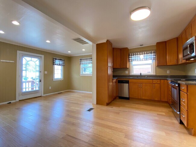 Foto del edificio - 5617 SW Lander St