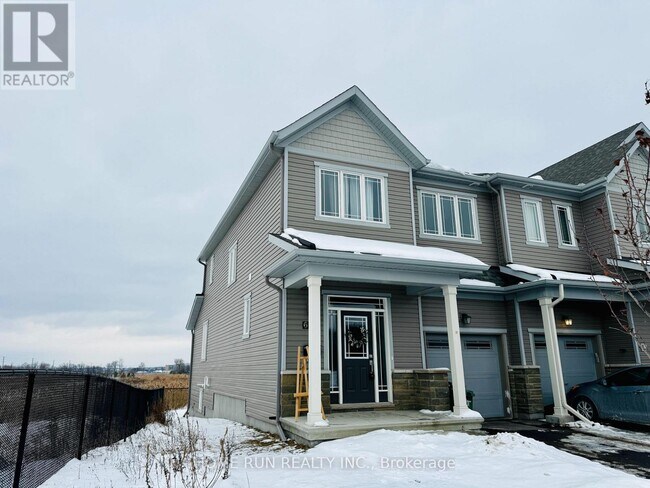 Building Photo - 634 Flagstaff Dr