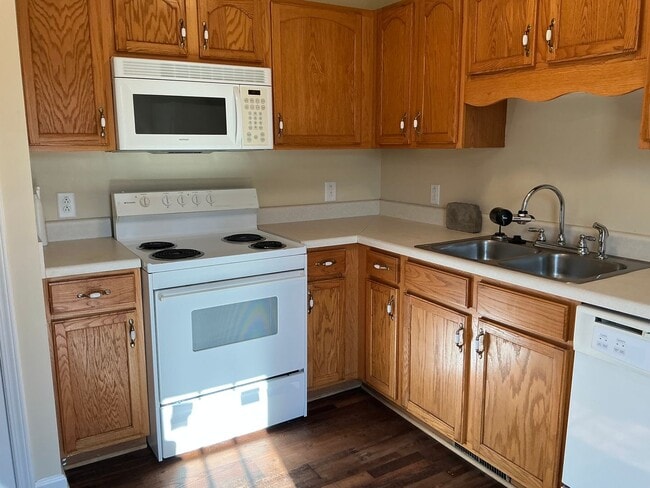 Building Photo - 1006 Bobcat Dr