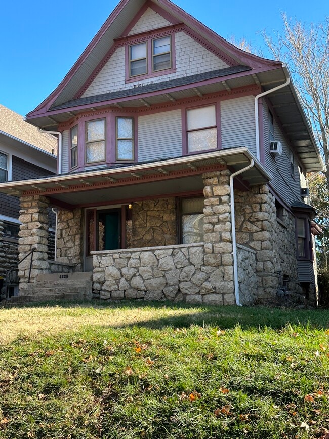 Building Photo - 4225 Campbell St