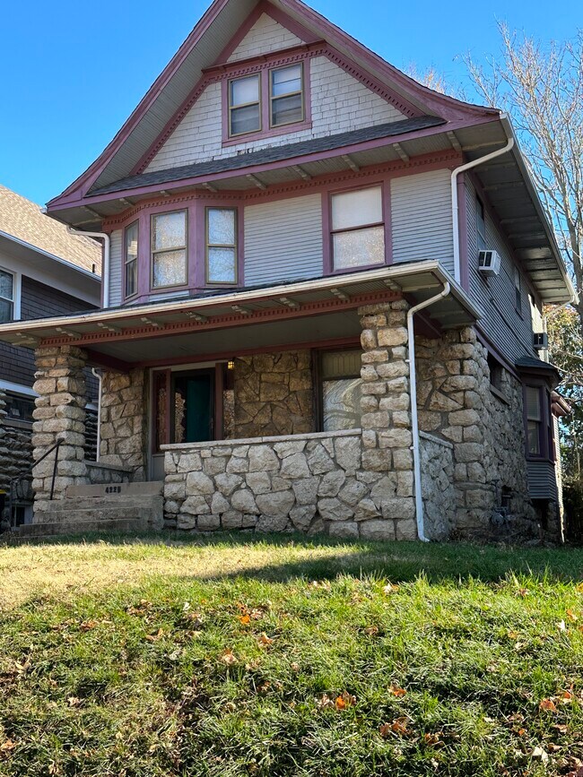Foto del edificio - 4225 Campbell St