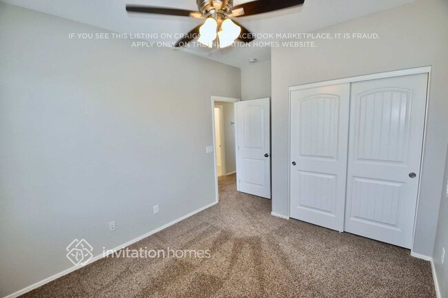 Building Photo - 3523 S Swan Dr