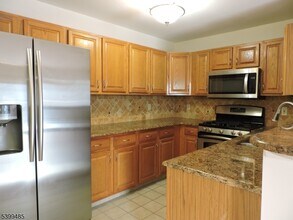 Building Photo - 44 Ridgedale Ave