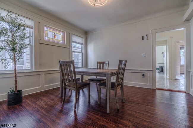 Foto del edificio - 172 Goldsmith Ave